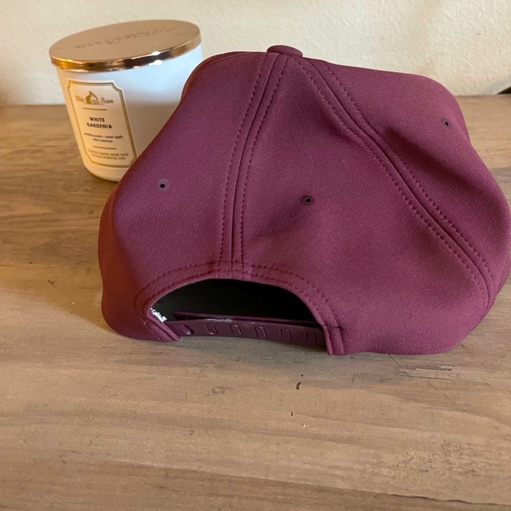 Lululemon hat - Picture 2 of 3